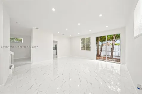 8684 NW 1st Street Miami FL 33126