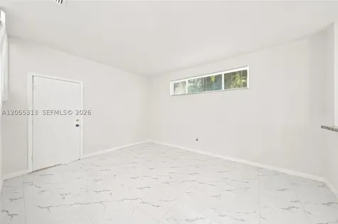 8684 NW 1st Street Miami FL 33126