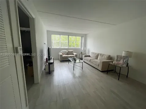 6195 NW 186th Street Hialeah FL 33015