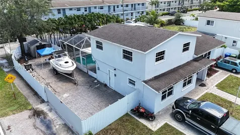 7400 NW 1st Court Pembroke Pines FL 33024
