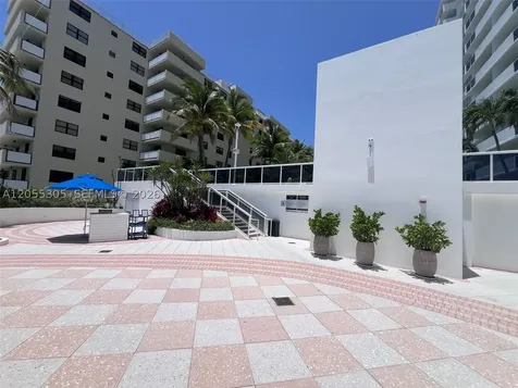 100 Lincoln Road Miami Beach FL 33139