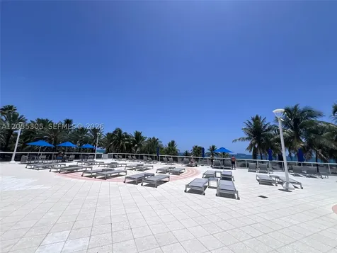 100 Lincoln Road Miami Beach FL 33139