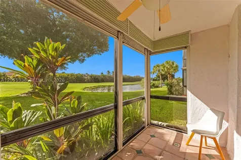 9811 N Hollybrook Lake Drive Pembroke Pines FL 33025