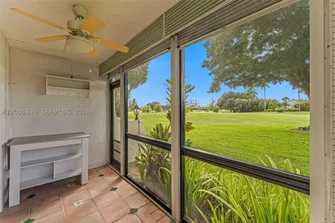 9811 N Hollybrook Lake Drive Pembroke Pines FL 33025