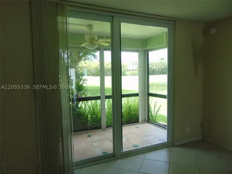 9811 N Hollybrook Lake Drive Pembroke Pines FL 33025