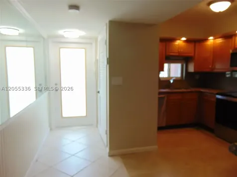 9811 N Hollybrook Lake Drive Pembroke Pines FL 33025