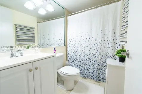 1621 Collins Avenue Miami Beach FL 33139