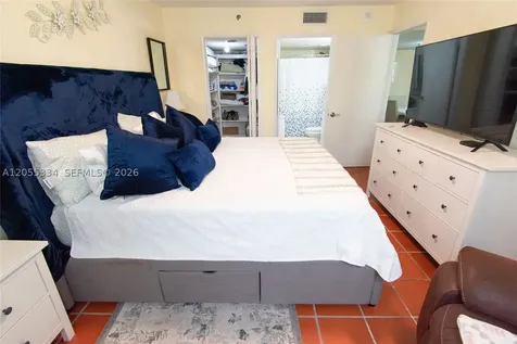 1621 Collins Avenue Miami Beach FL 33139