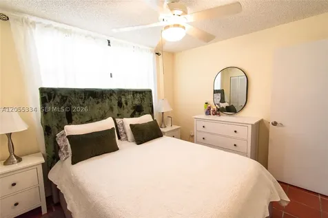 1621 Collins Avenue Miami Beach FL 33139