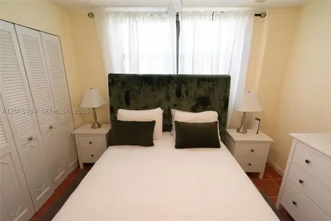 1621 Collins Avenue Miami Beach FL 33139
