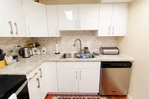 1621 Collins Avenue Miami Beach FL 33139