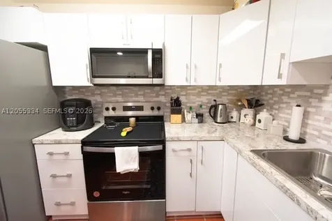 1621 Collins Avenue Miami Beach FL 33139