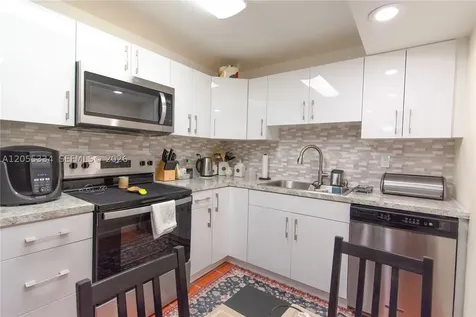 1621 Collins Avenue Miami Beach FL 33139