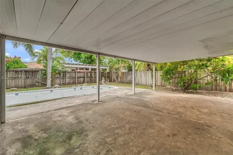 9921 SW 165th Terrace Miami FL 33157