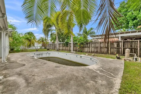 9921 SW 165th Terrace Miami FL 33157