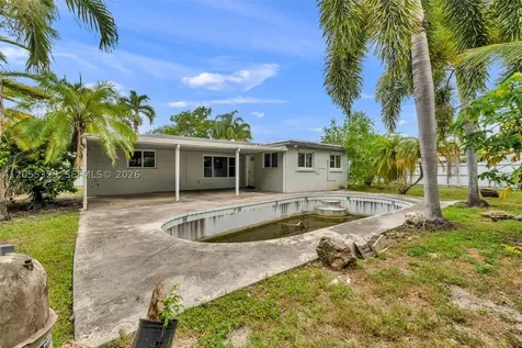 9921 SW 165th Terrace Miami FL 33157