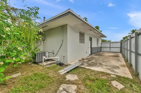 9921 SW 165th Terrace Miami FL 33157