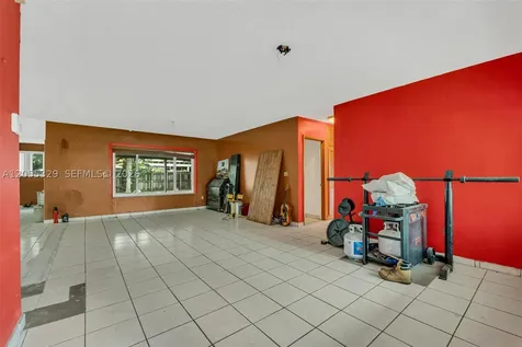 9921 SW 165th Terrace Miami FL 33157
