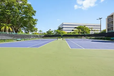 8290 Lake Drive Doral FL 33166