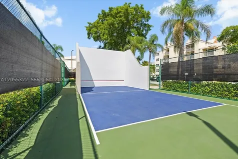 8290 Lake Drive Doral FL 33166