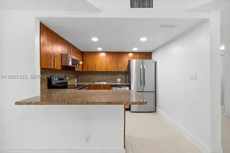8290 Lake Drive Doral FL 33166