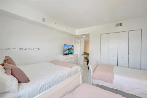 2600 E Hallandale Beach Boulevard Hallandale Beach FL 33009