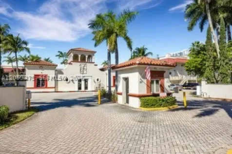 6709 N Kendall Drive Pinecrest FL 33156