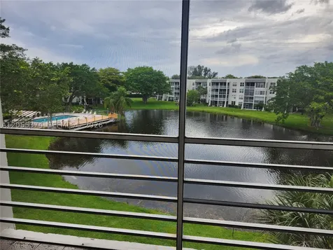 9311 Orange Grove Drive Davie FL 33324