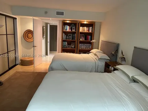600 Grapetree Drive Key Biscayne FL 33149