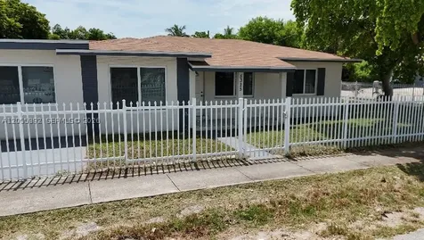 5325 SW 22nd Street West Park FL 33023