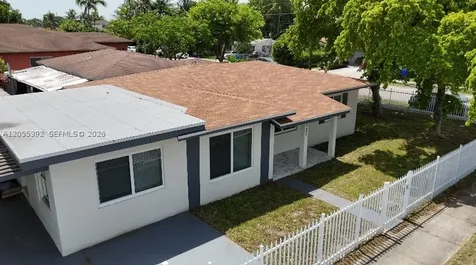 5325 SW 22nd Street West Park FL 33023
