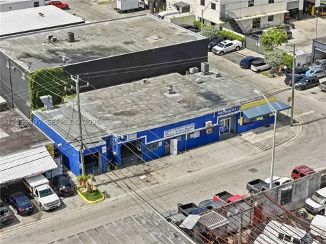1081 E 47th Street Hialeah FL 33013