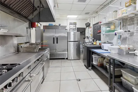 1081 E 47th Street Hialeah FL 33013