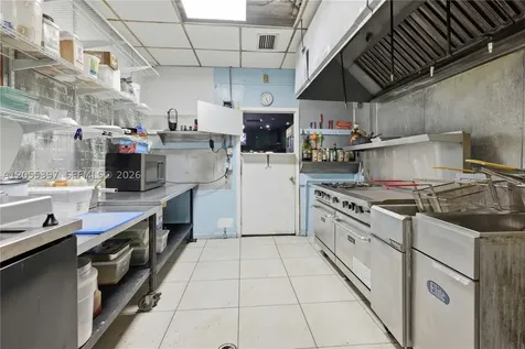 1081 E 47th Street Hialeah FL 33013