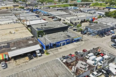1081 E 47th Street Hialeah FL 33013