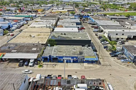 1081 E 47th Street Hialeah FL 33013
