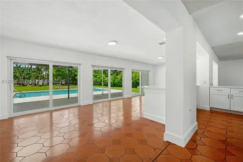 220 NW 130th Avenue Miami FL 33182