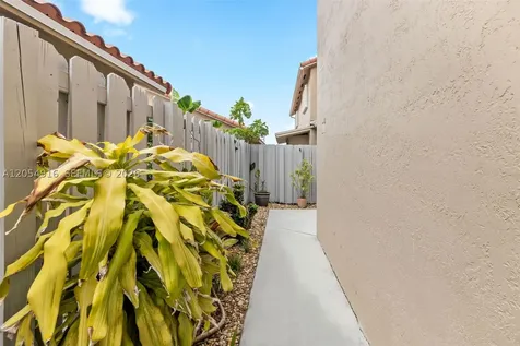 2217 W 69th Street Hialeah FL 33016