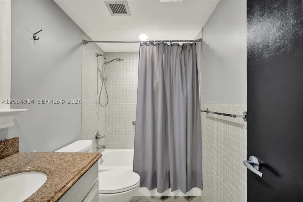 950 Hillcrest Drive Hollywood FL 33021