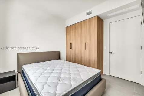 121 NE 5th Street Miami FL 33132
