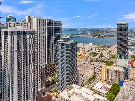 121 NE 5th Street Miami FL 33132
