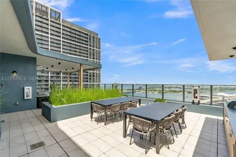 121 NE 5th Street Miami FL 33132