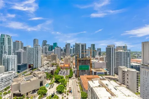 121 NE 5th Street Miami FL 33132