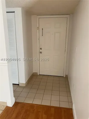300 W Palm Circle W Pembroke Pines FL 33025