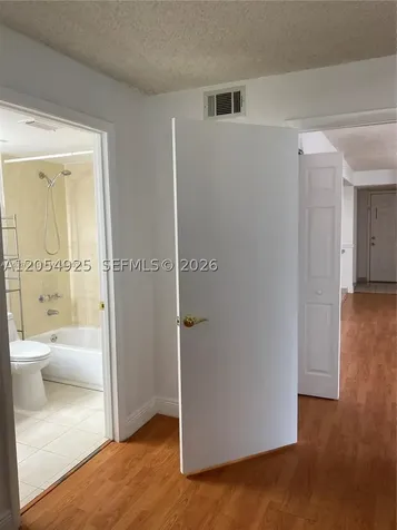 300 W Palm Circle W Pembroke Pines FL 33025
