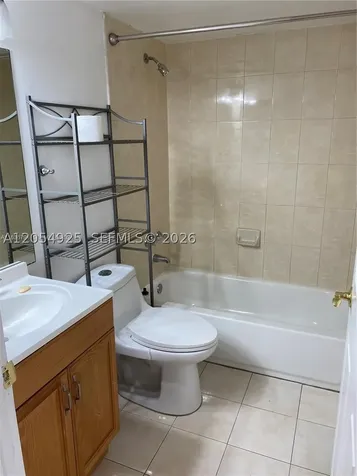 300 W Palm Circle W Pembroke Pines FL 33025