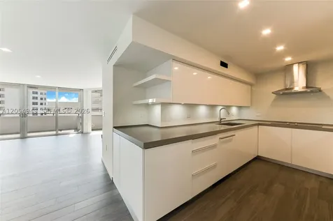 11 Island Avenue Miami Beach FL 33139