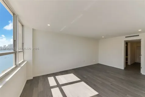 11 Island Avenue Miami Beach FL 33139