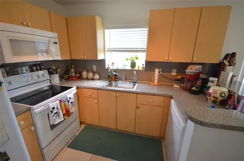 1270 SE 27th Street Homestead FL 33035