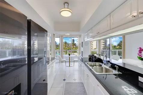 21205 Yacht Club Drive Aventura FL 33180